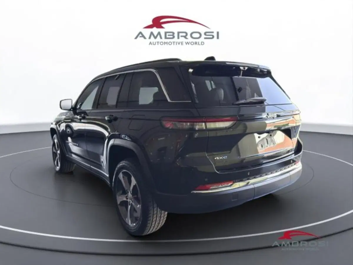 Jeep Grand Cherokee nuova a Perugia (5)