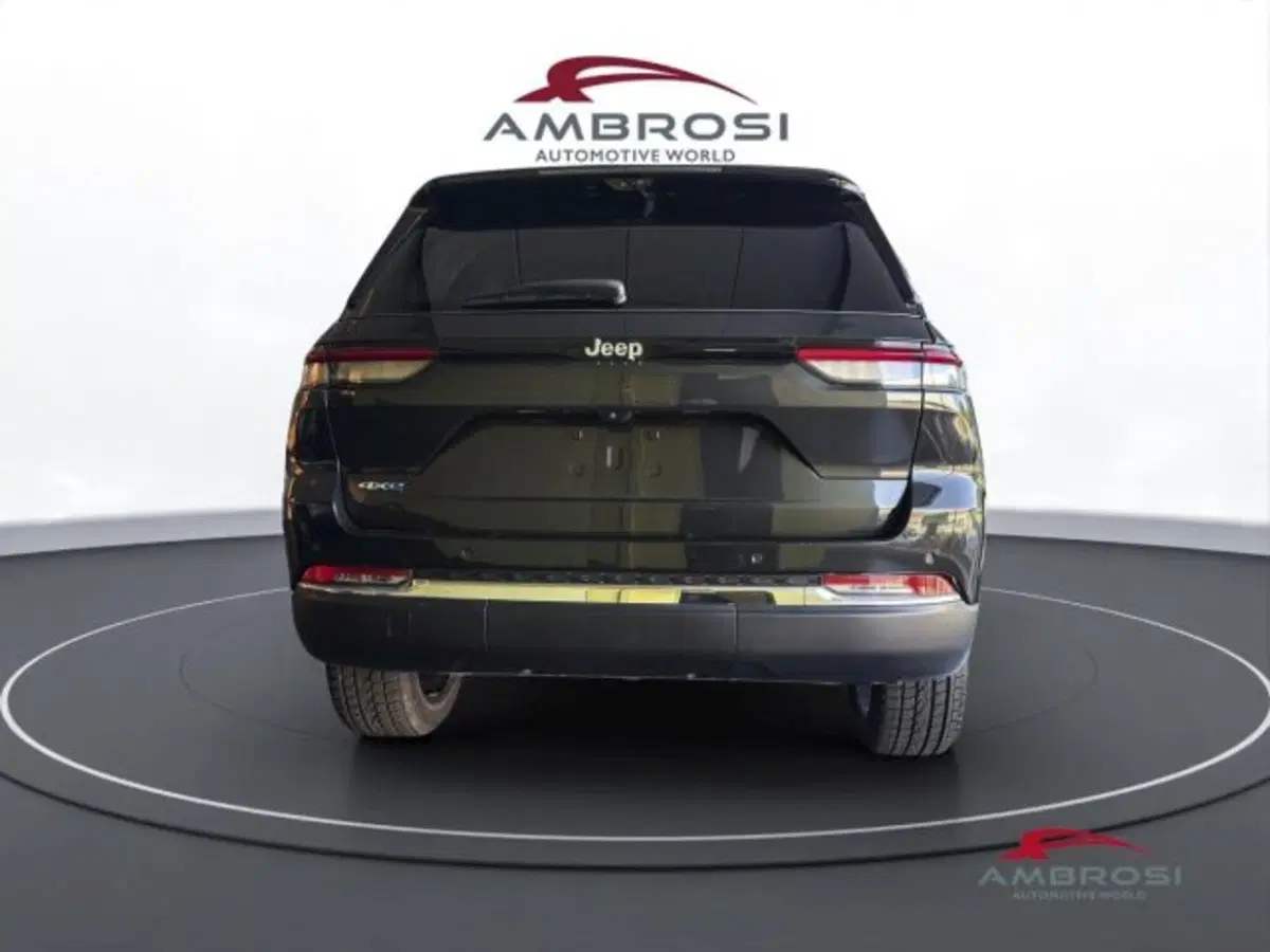 Jeep Grand Cherokee nuova a Perugia (7)