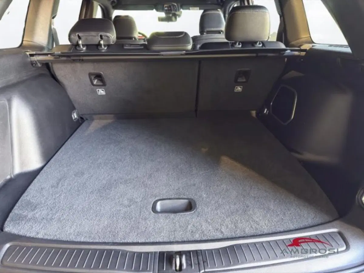 Jeep Grand Cherokee nuova a Perugia (8)