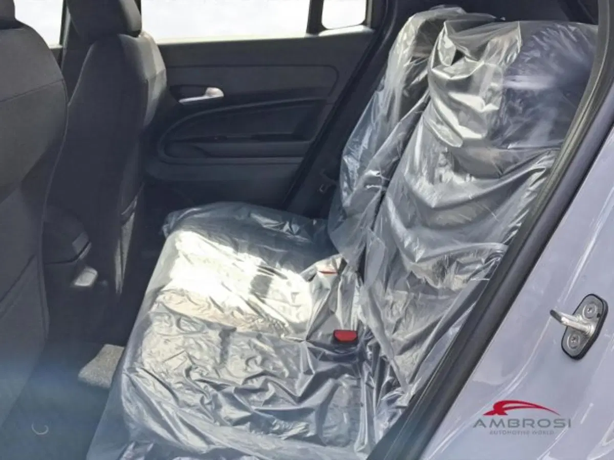 Jeep Avenger nuova a Perugia (11)