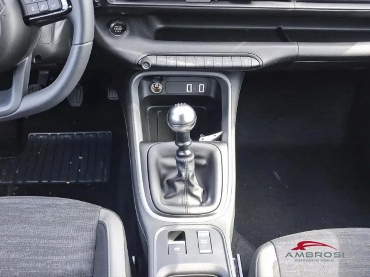Jeep Avenger nuova a Perugia (15)