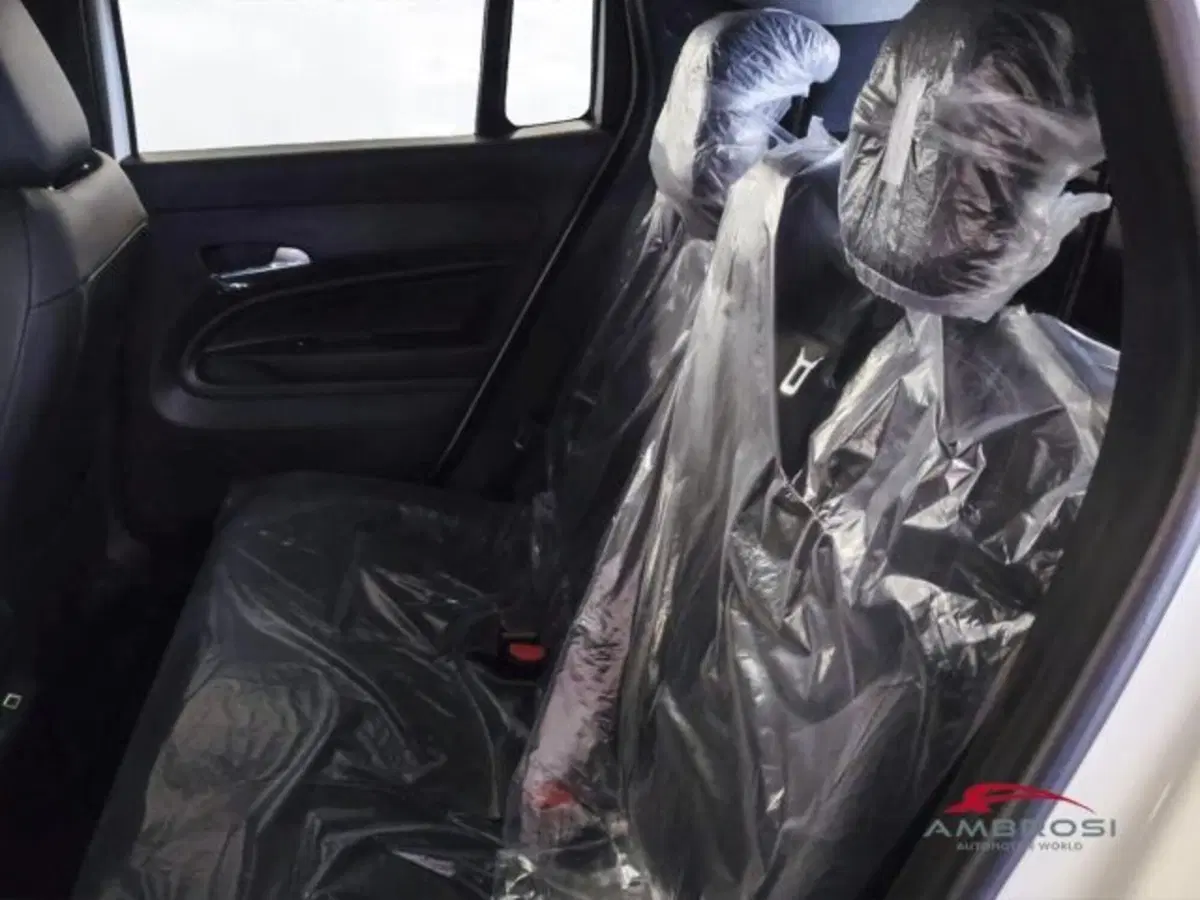 Jeep Avenger nuova a Perugia (11)