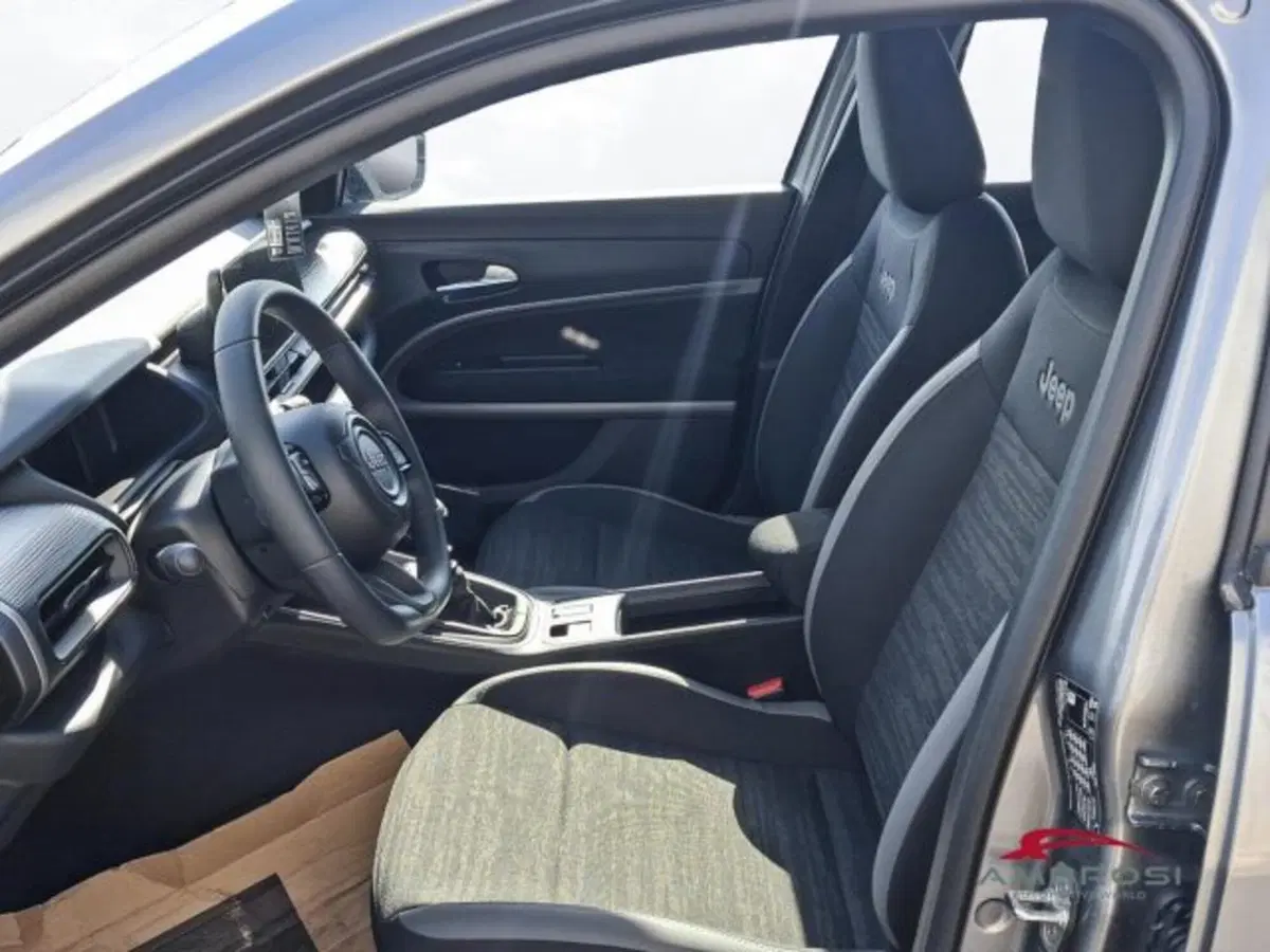 Jeep Avenger nuova a Perugia (10)