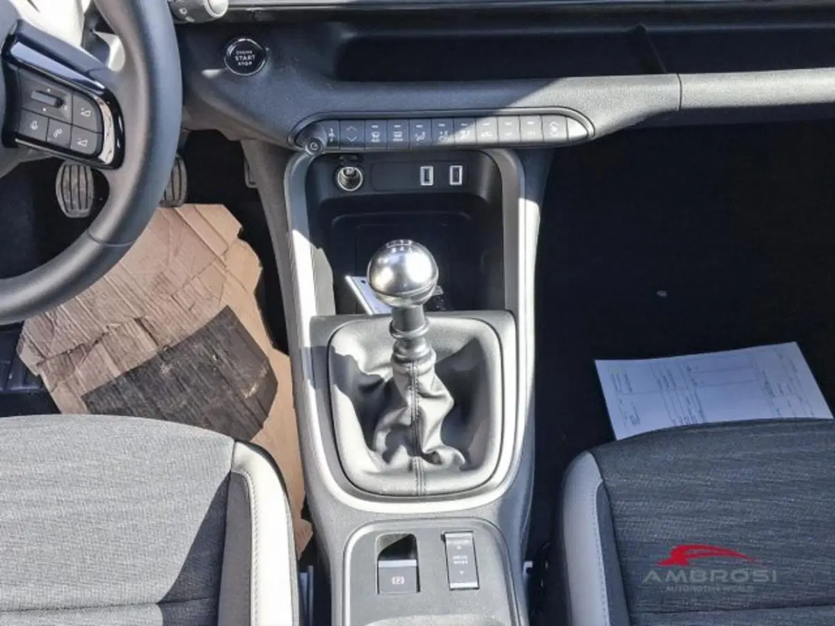 Jeep Avenger nuova a Perugia (15)