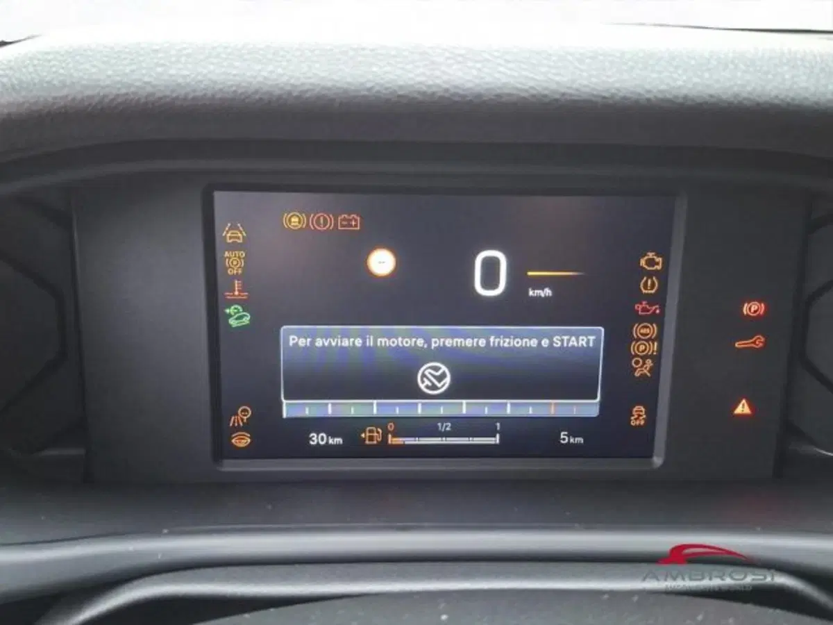 Jeep Avenger nuova a Perugia (13)