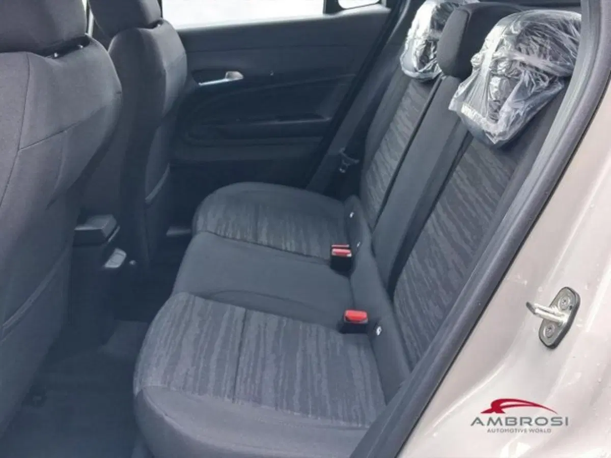 Jeep Avenger nuova a Perugia (11)