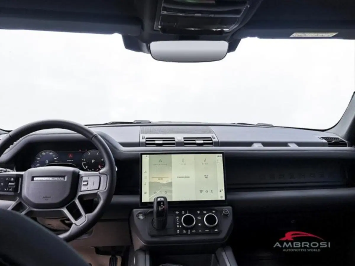 Land Rover Defender nuova a Perugia (12)