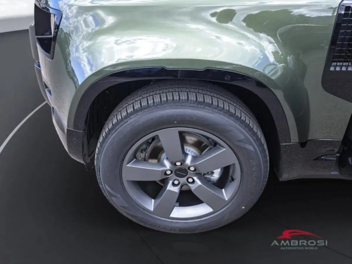 Land Rover Defender nuova a Perugia (13)
