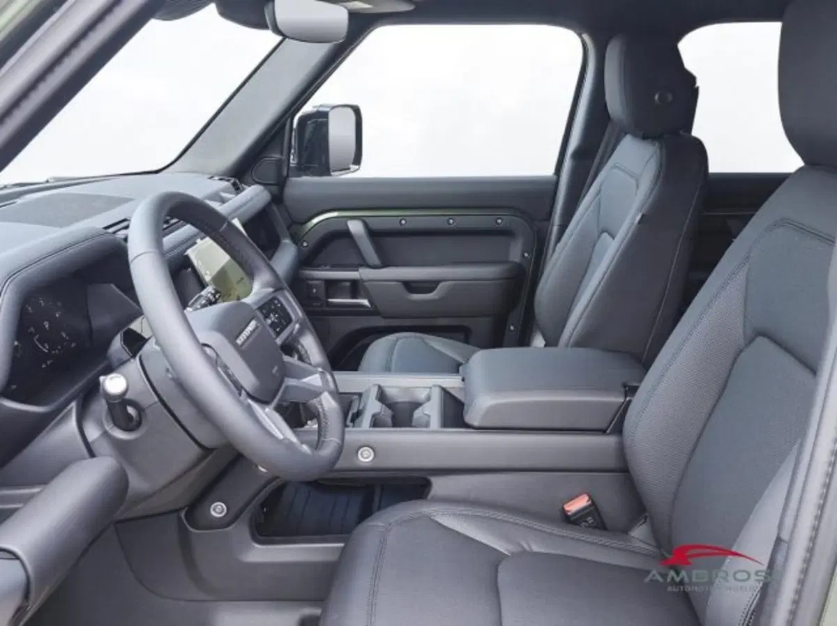 Land Rover Defender nuova a Perugia (9)