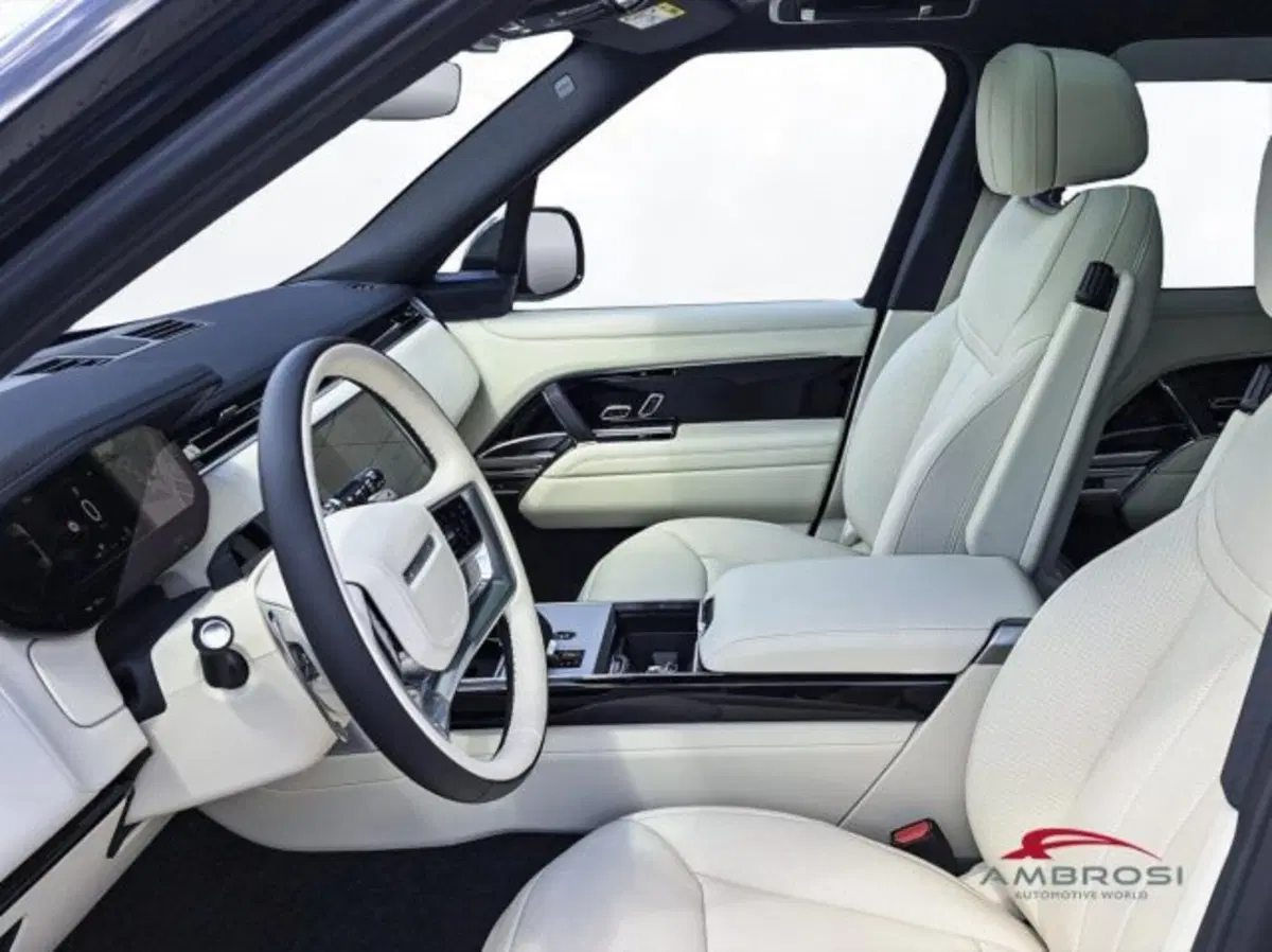 Land Rover Range Rover nuova a Perugia (9)