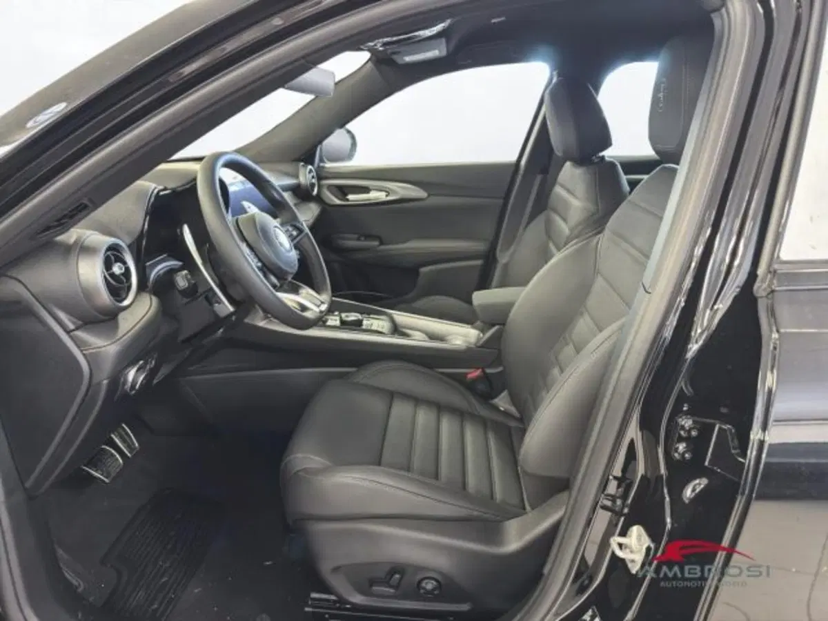 Alfa Romeo Tonale nuova a Perugia (9)