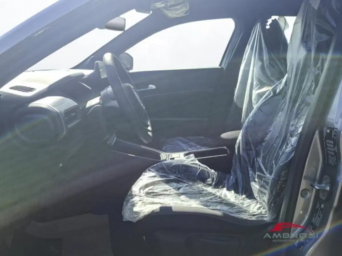 Jeep Avenger nuova a Perugia (10)