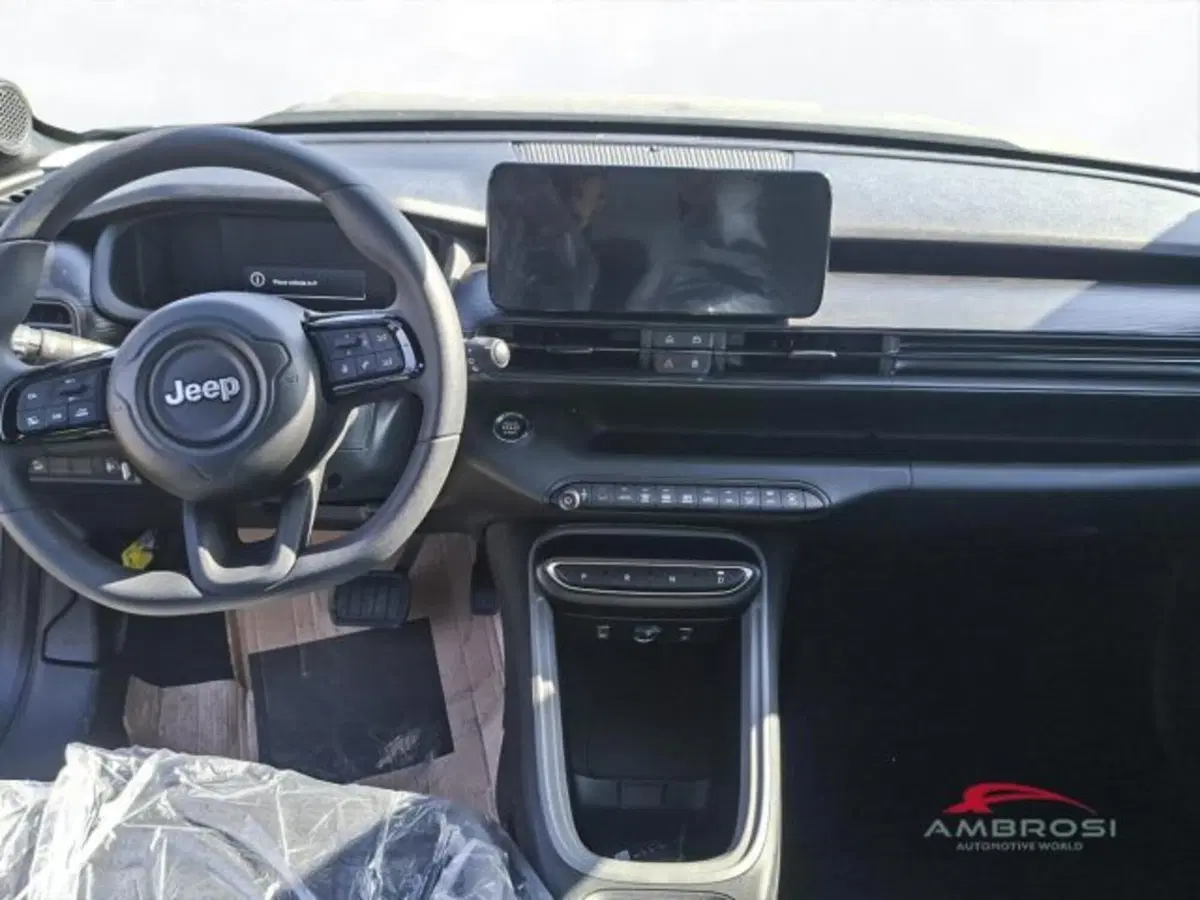 Jeep Avenger nuova a Perugia (14)