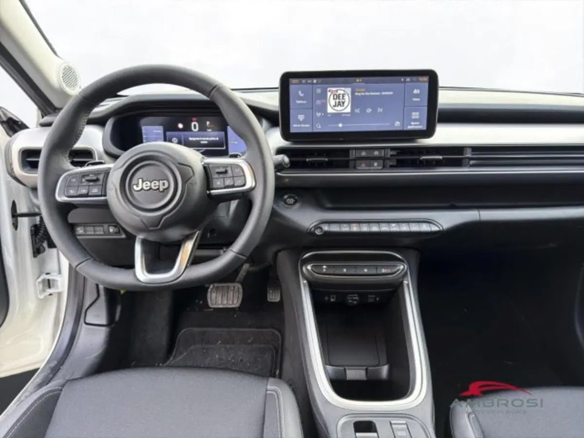 Jeep Avenger nuova a Perugia (15)