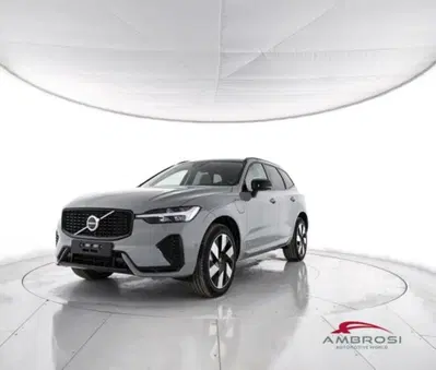 Volvo XC60 T6 Recharge AWD Plug-in Hybrid aut. Ultimate Dark nuova a Corciano