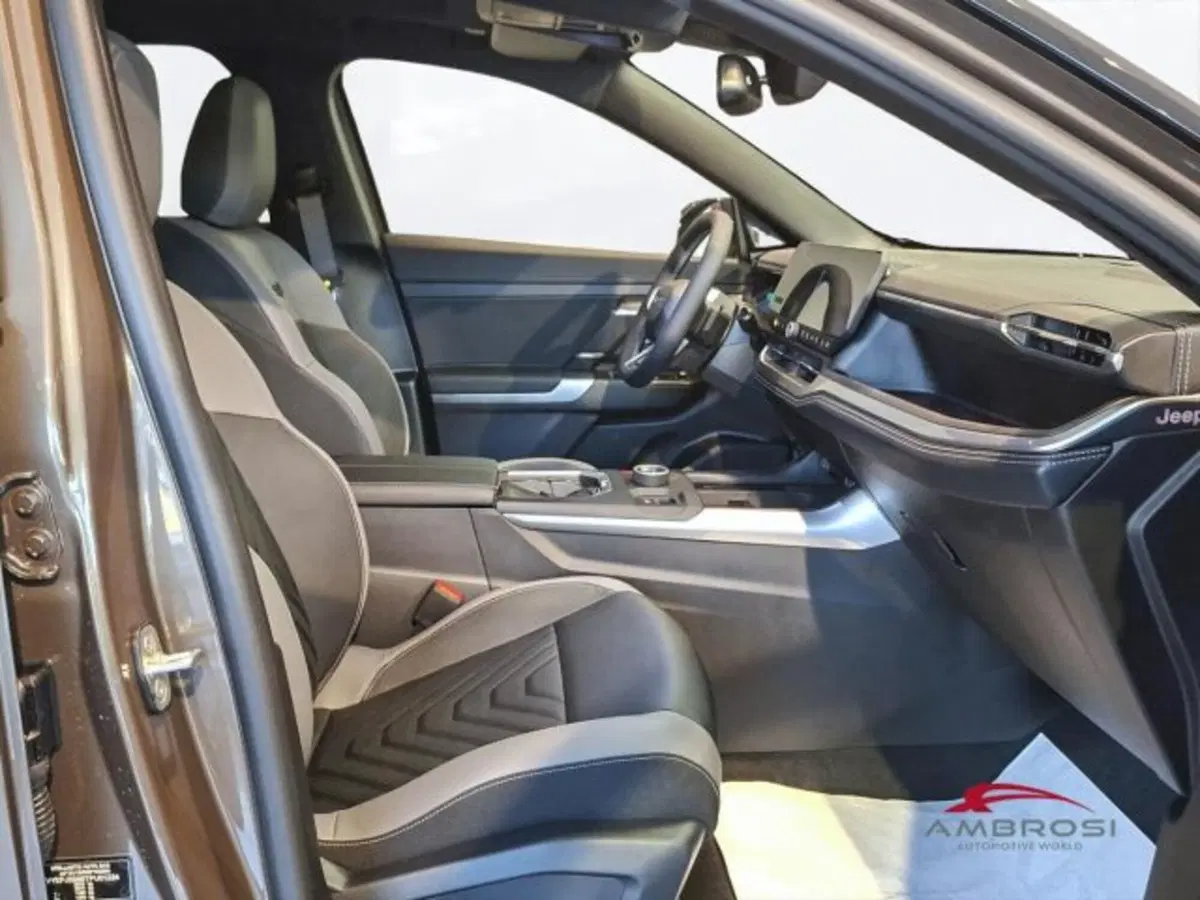 Jeep Compass nuova a Perugia (12)