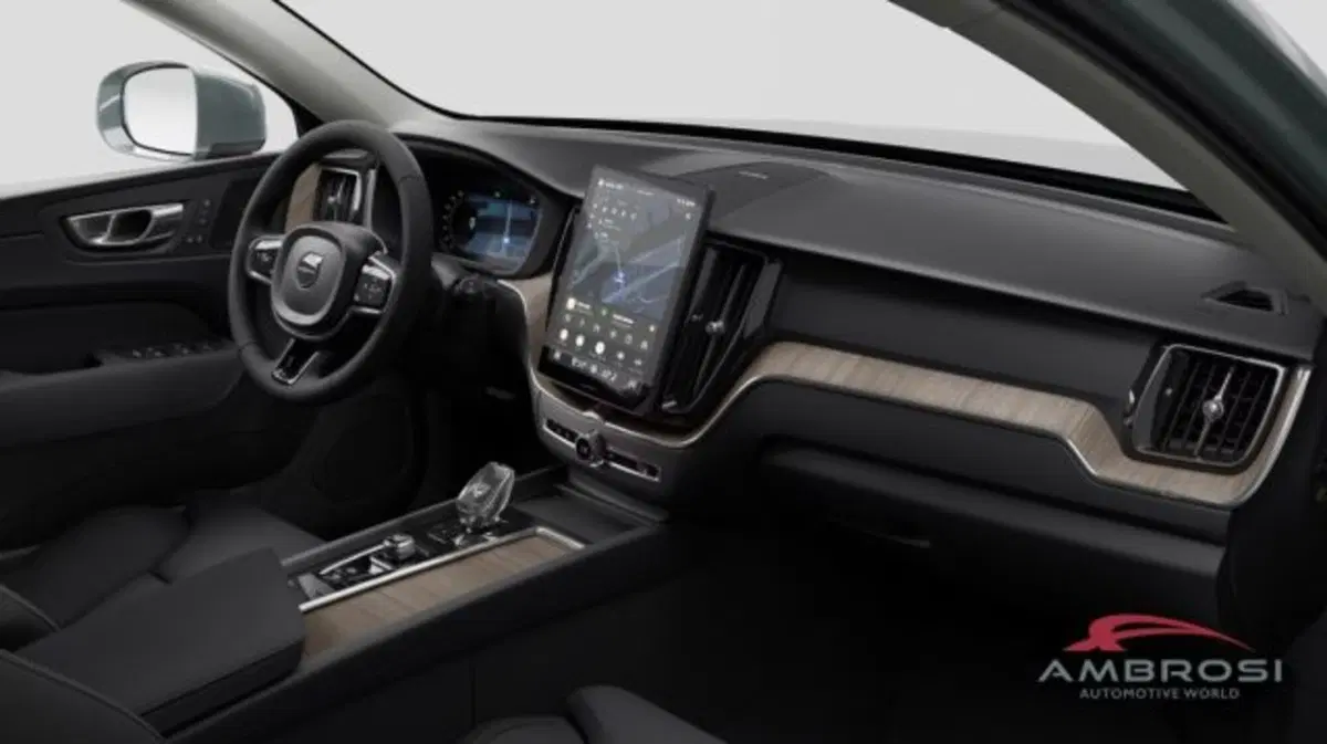 Volvo XC60 nuova a Perugia (7)