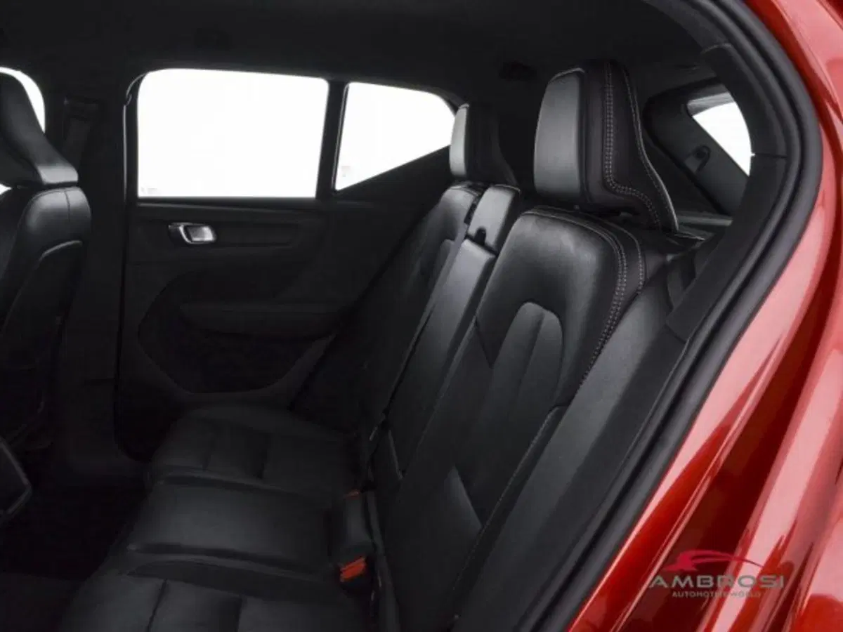 Volvo XC40 usata a Perugia (10)