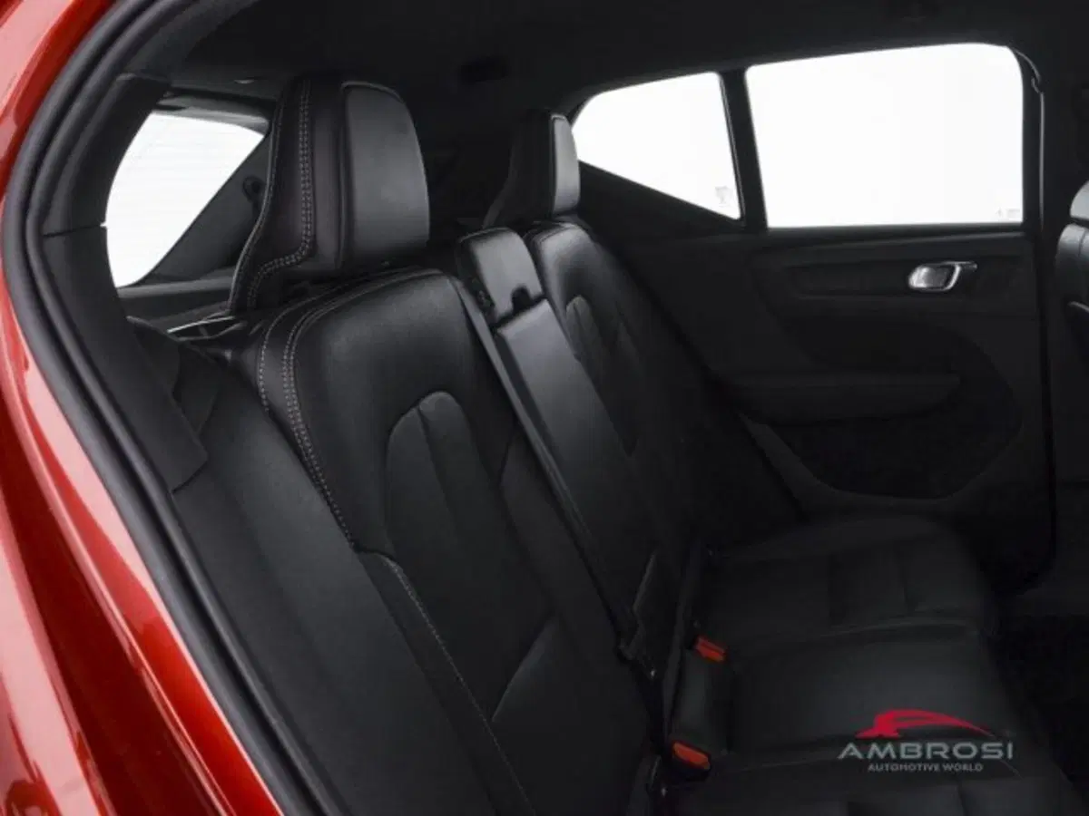 Volvo XC40 usata a Perugia (11)