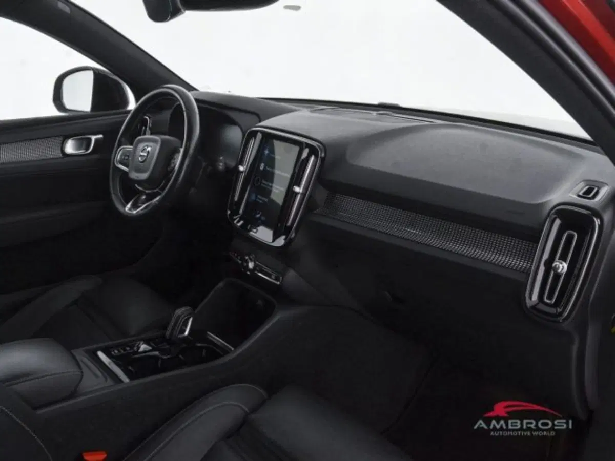 Volvo XC40 usata a Perugia (12)