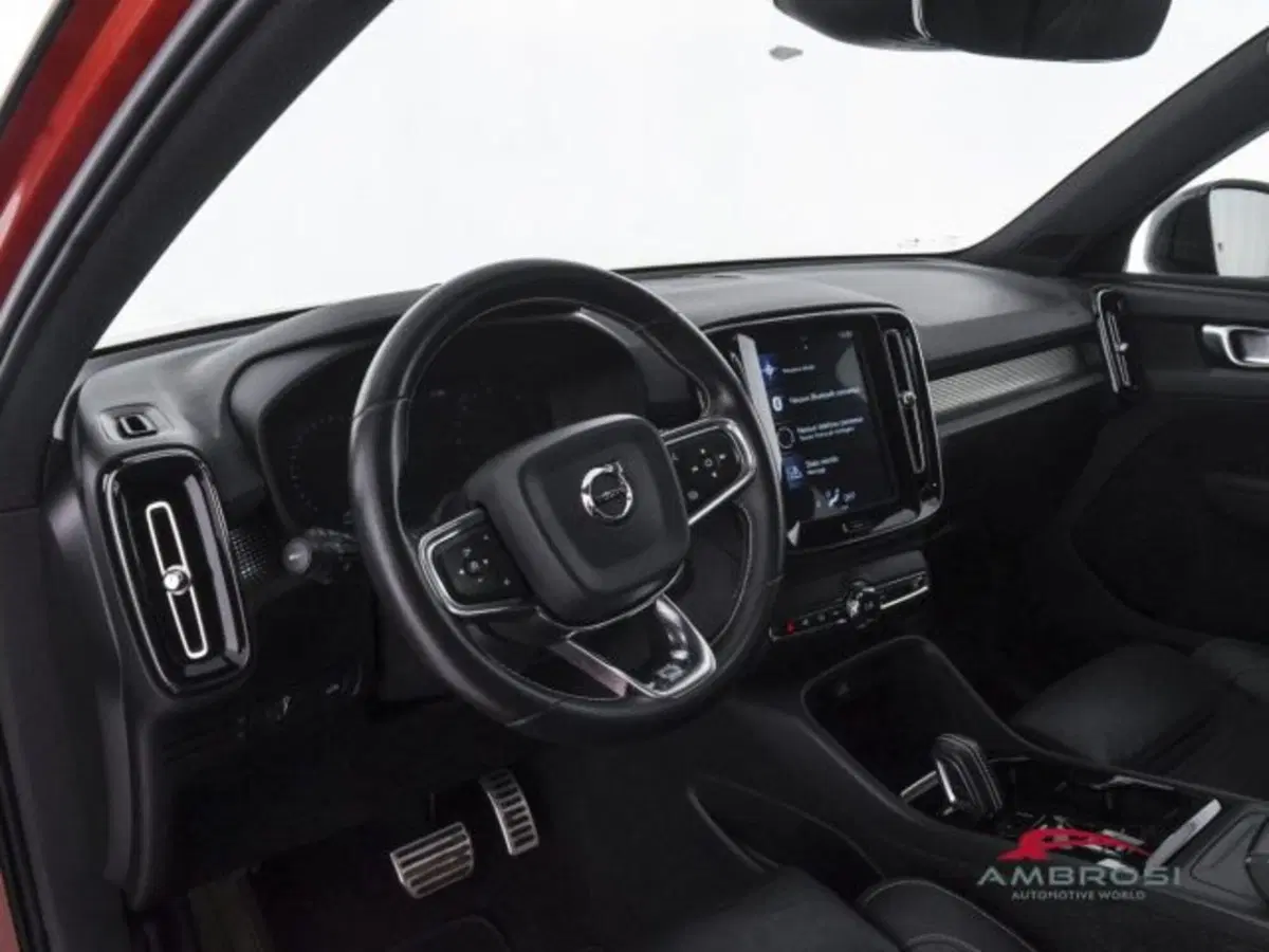 Volvo XC40 usata a Perugia (8)