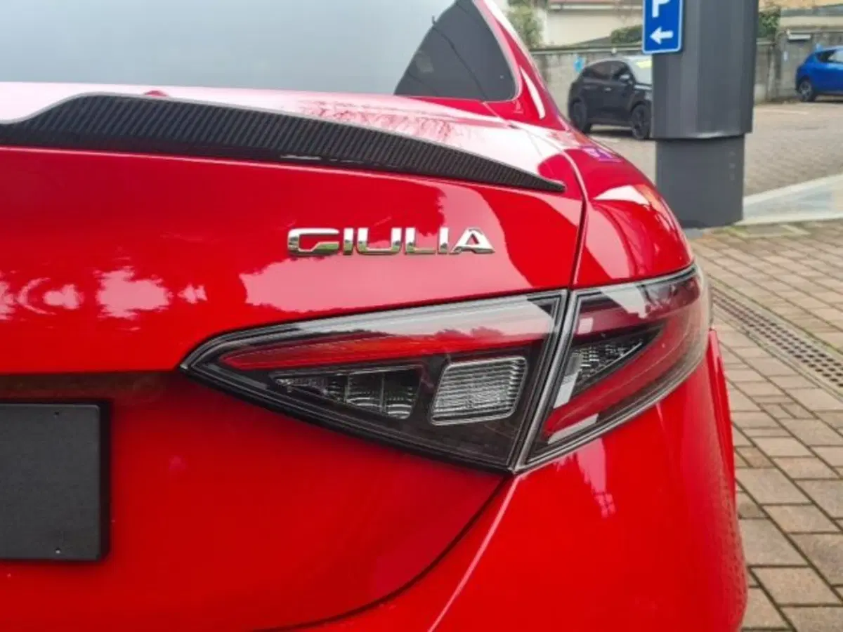 Alfa Romeo Giulia nuova a Monza e Brianza (15)