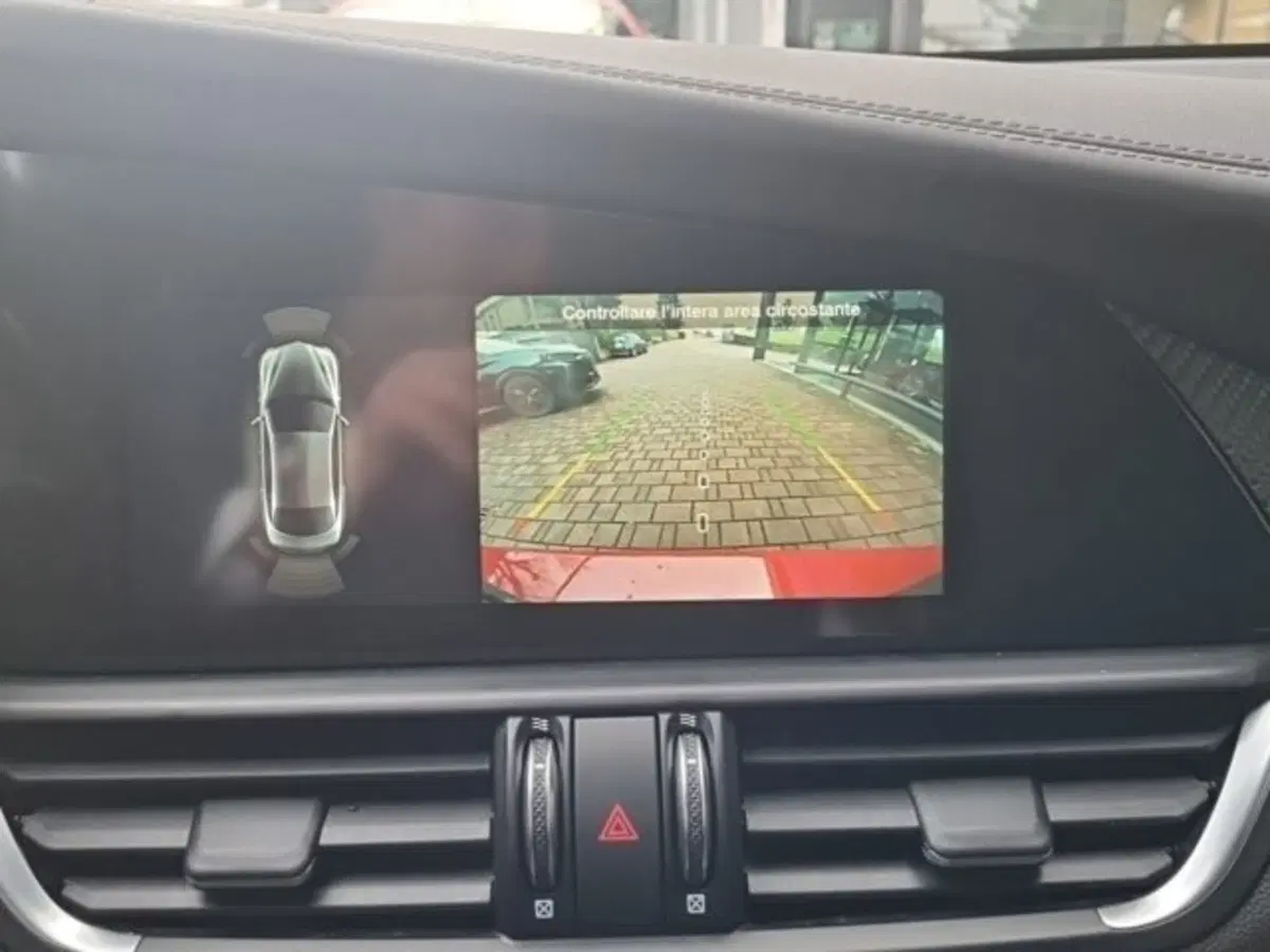 Alfa Romeo Giulia nuova a Monza e Brianza (17)
