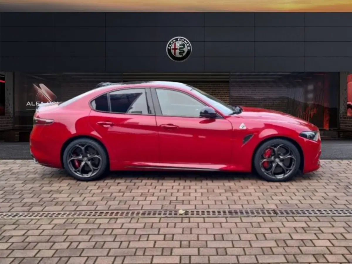 Alfa Romeo Giulia nuova a Monza e Brianza (4)