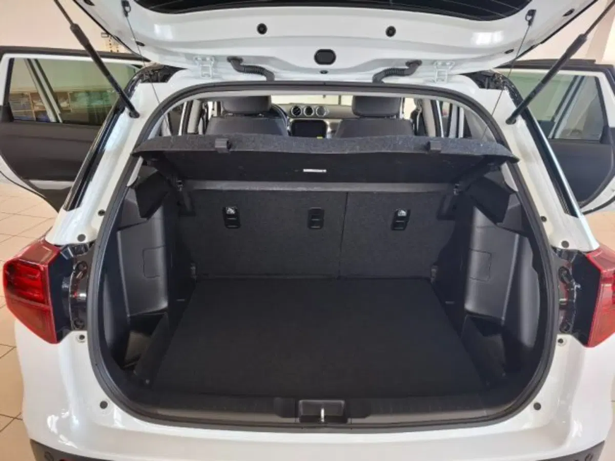 Suzuki Vitara nuova a Reggio Emilia (16)
