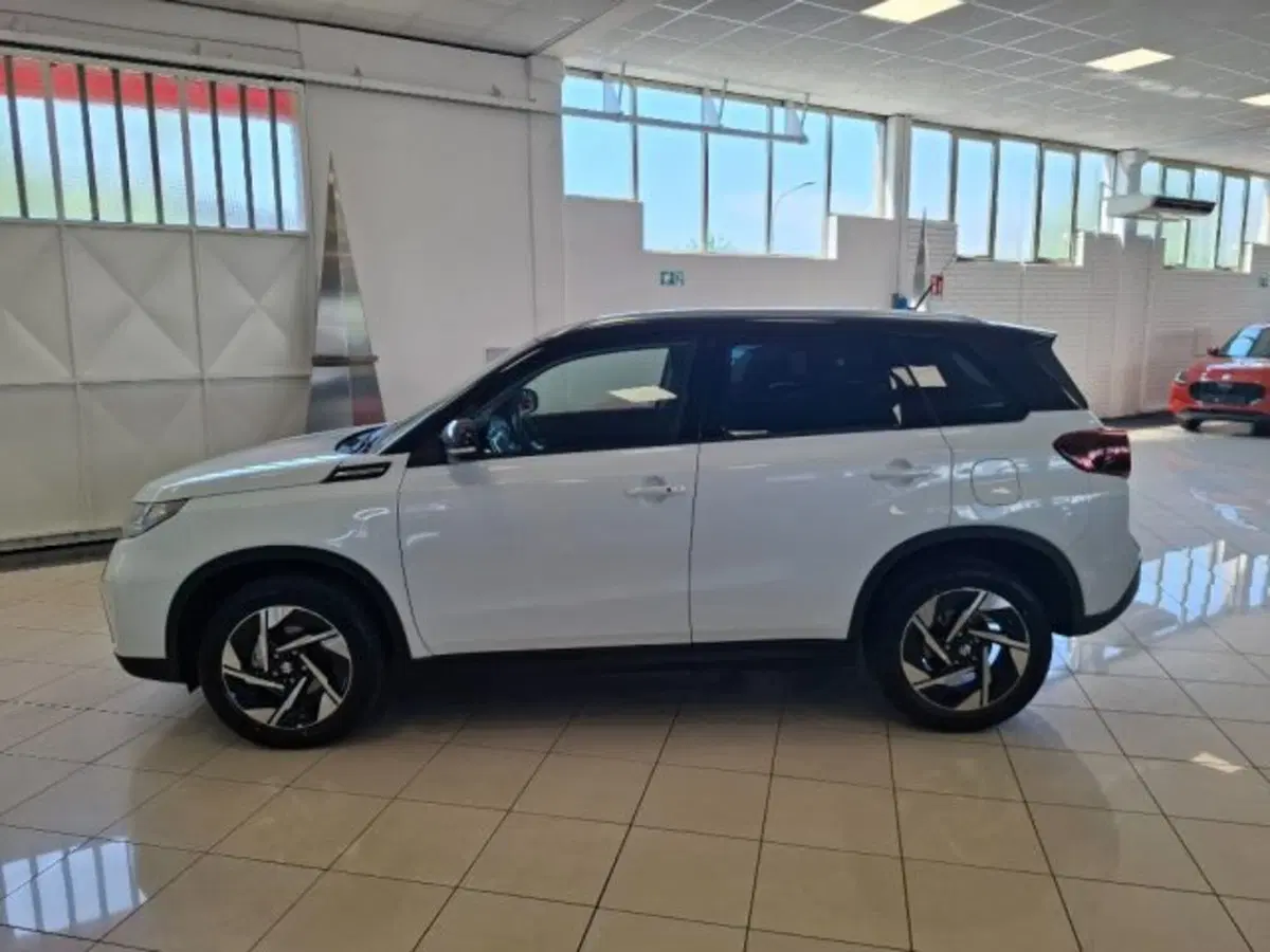 Suzuki Vitara nuova a Reggio Emilia (2)