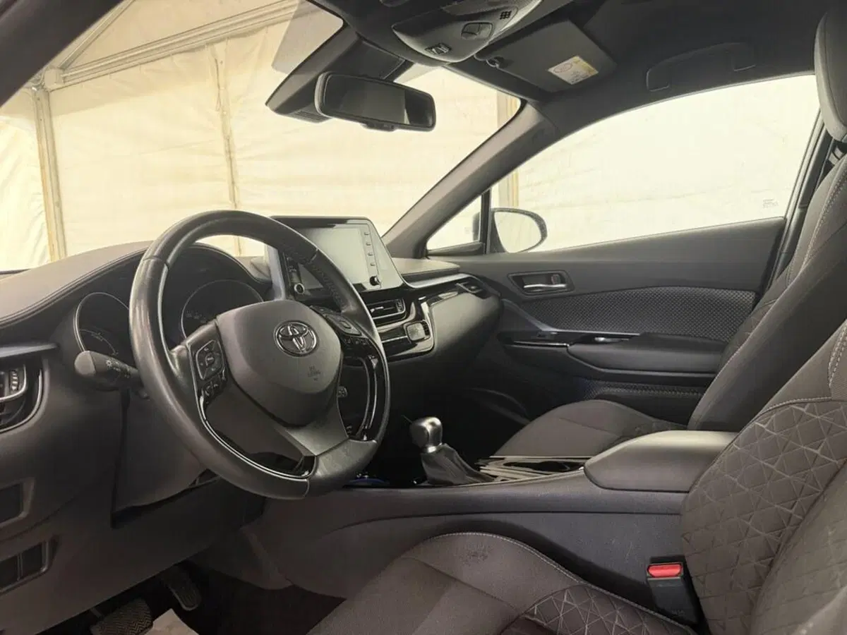 Toyota Toyota C-HR usata a Monza e Brianza (12)