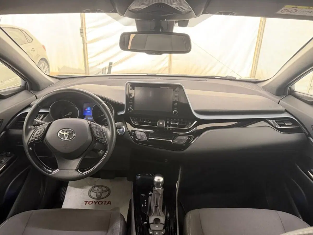 Toyota Toyota C-HR usata a Monza e Brianza (9)