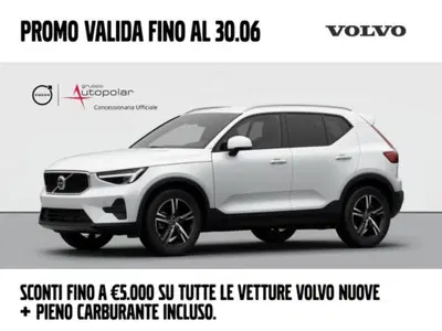 Volvo XC40 B3 automatico Core nuova a Conegliano