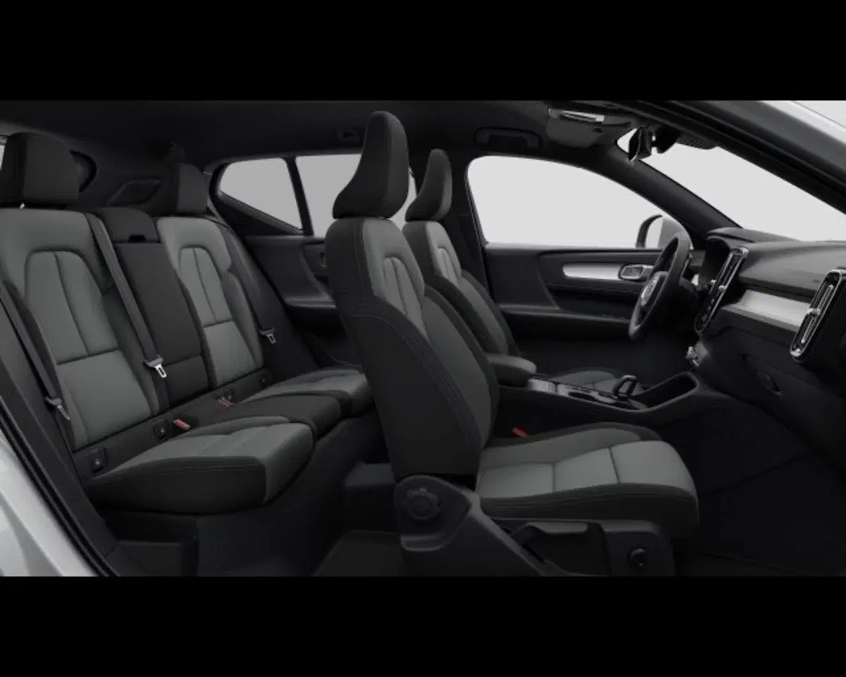 Volvo XC40 nuova a Treviso (14)