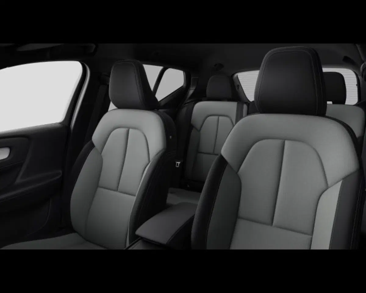 Volvo XC40 nuova a Treviso (15)