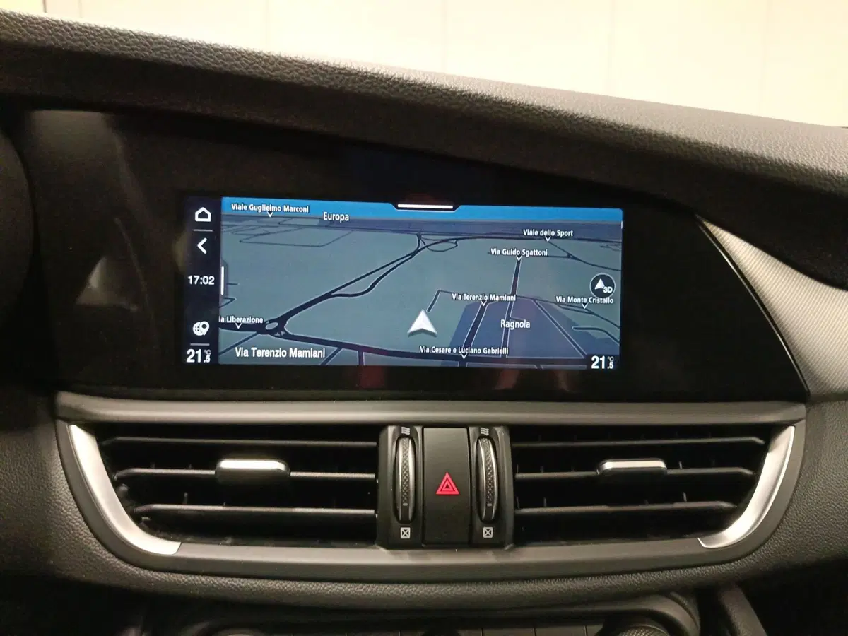 Alfa Romeo Giulia nuova a Ascoli Piceno (17)