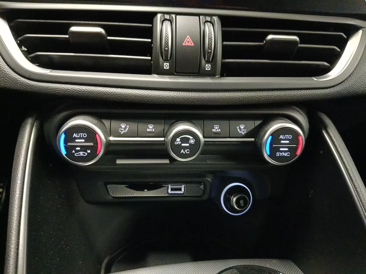 Alfa Romeo Giulia nuova a Ascoli Piceno (18)