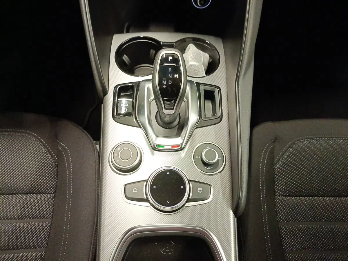 Alfa Romeo Giulia nuova a Ascoli Piceno (19)