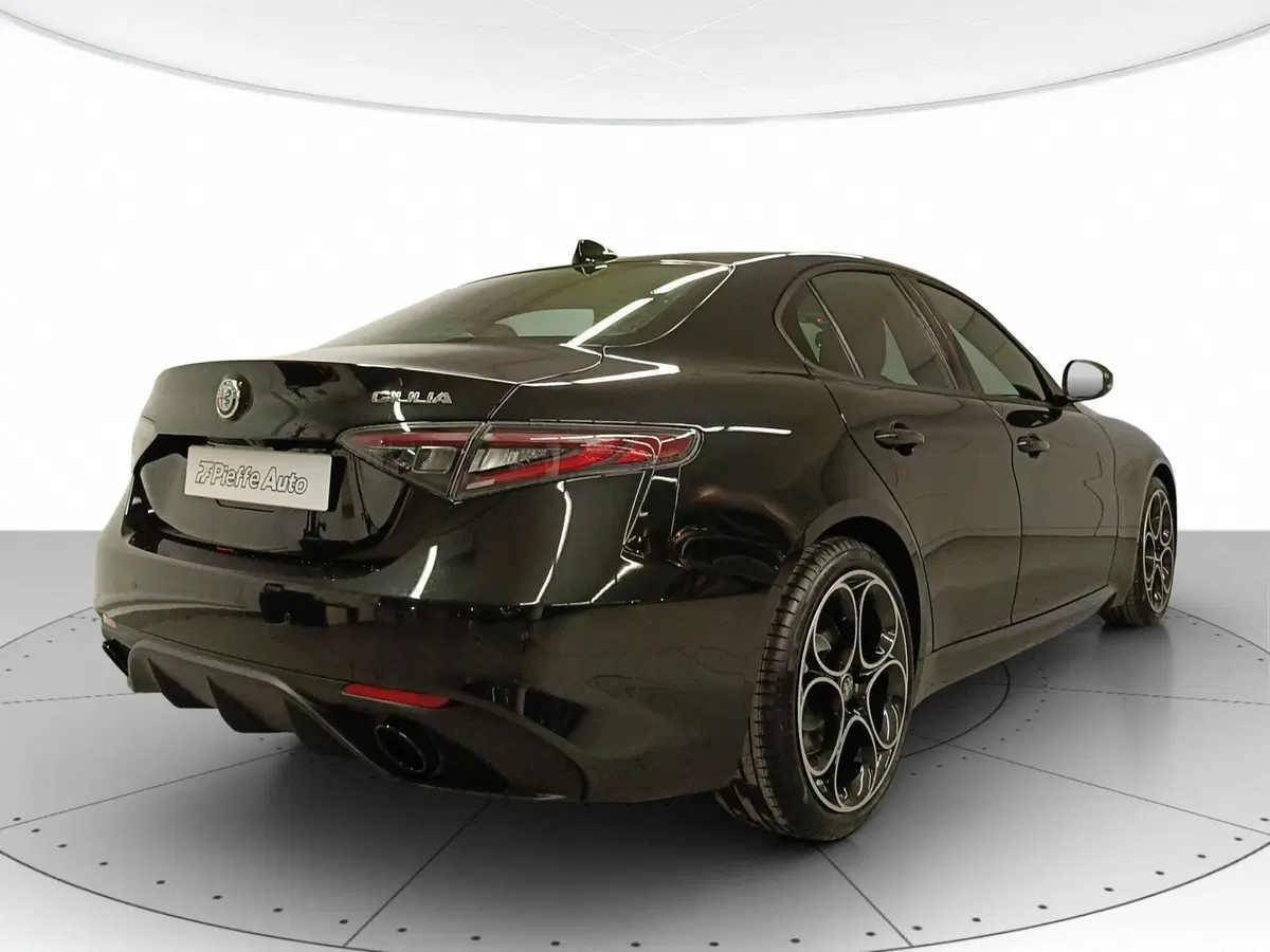 Alfa Romeo Giulia nuova a Ascoli Piceno (4)
