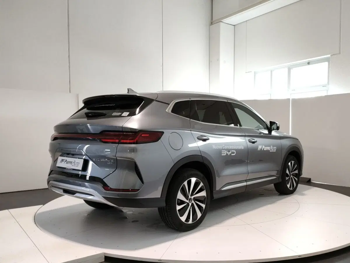 Byd Seal U DM-i usata a Ascoli Piceno (4)