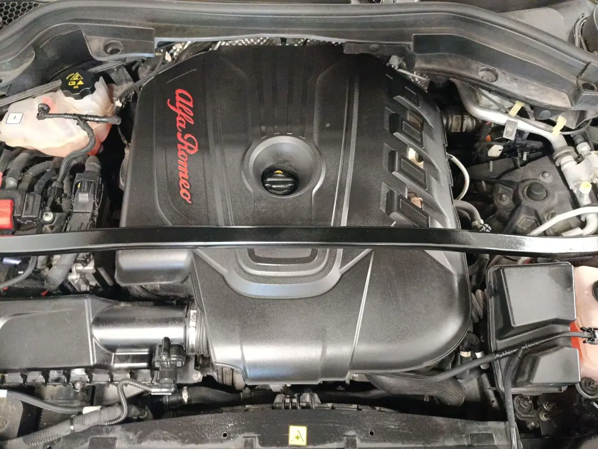 Alfa Romeo Stelvio usata a Ascoli Piceno (7)