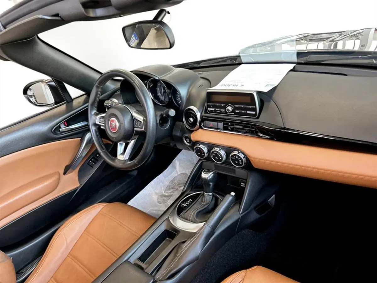 Fiat 124 spider usata a Piacenza (14)