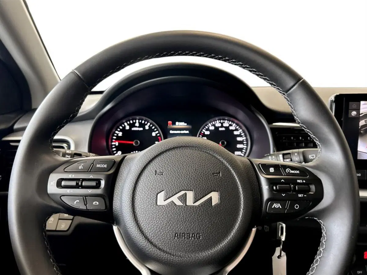 Kia Stonic usata a Piacenza (12)