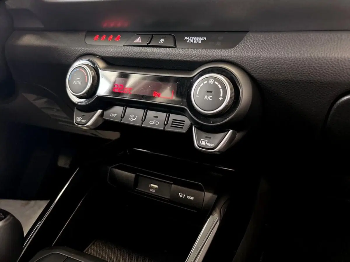 Kia Stonic usata a Piacenza (13)
