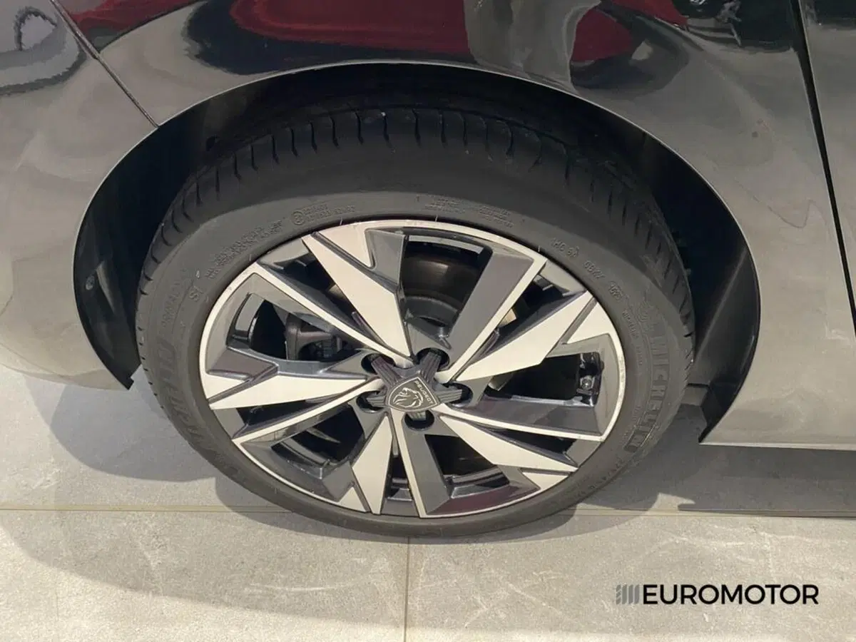 Peugeot 308 usata a Bari (6)