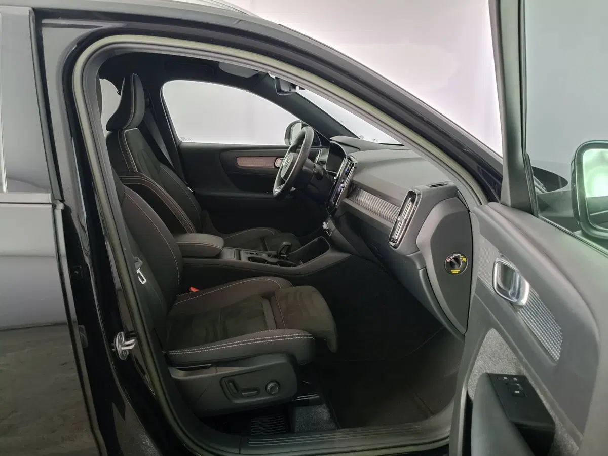 Volvo XC40 usata a Ascoli Piceno (11)