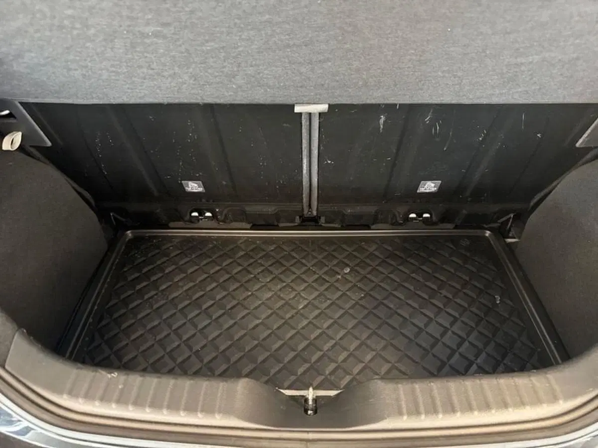Toyota Aygo X usata a Prato (13)