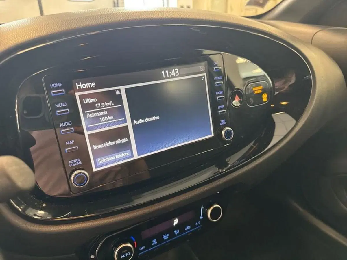 Toyota Aygo X usata a Prato (15)