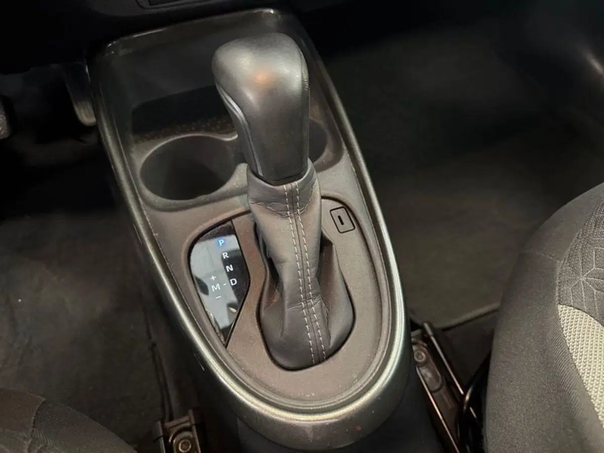 Toyota Aygo X usata a Prato (18)