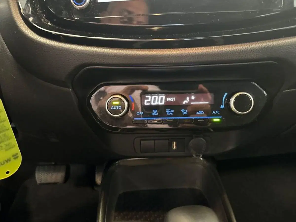 Toyota Aygo X usata a Prato (19)